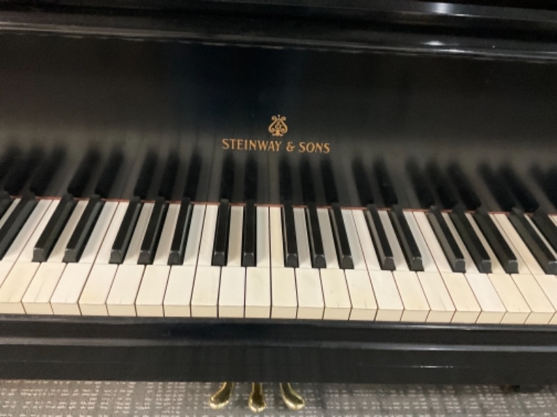 Steinway_M_343952 (1).jpg